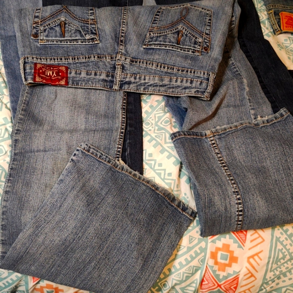 YMI ladies jeans size 11 Pre-owned Light blue good condition